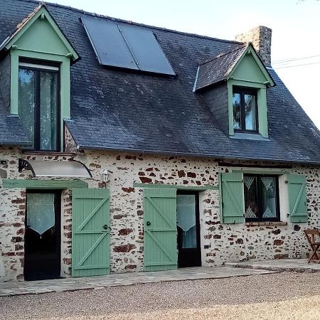 Chambre D Hote La Roussiere Saint-Ouen-Des-Toits Екстериор снимка
